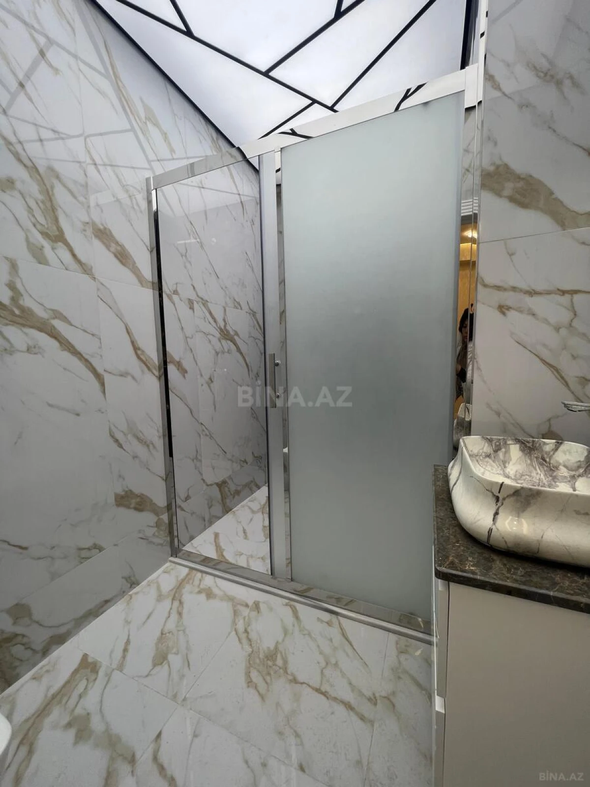 Satılır 2 otaqlı mənzil 90 m²