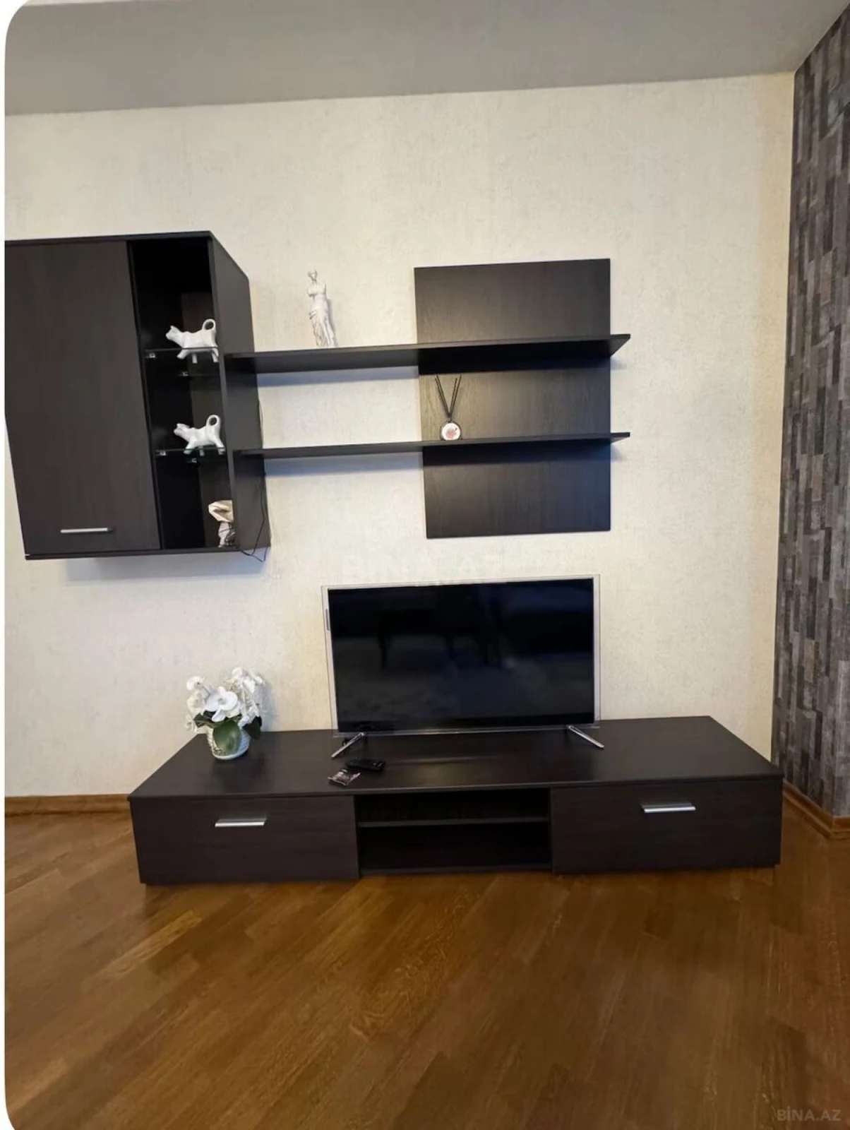 Kirayə verilir 3 otaqlı mənzil 140 m²