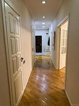 Satılır 3 otaqlı mənzil 135 m²