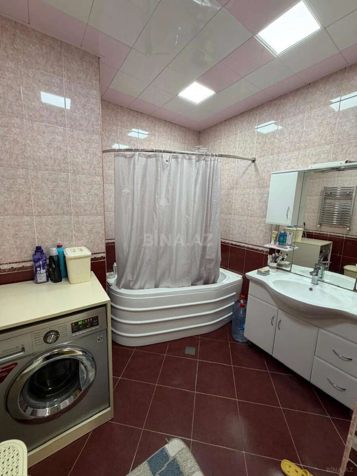 Satılır 3 otaqlı mənzil 135 m²