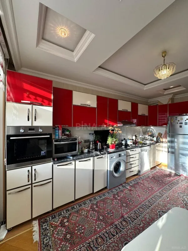 Satılır 2 otaqlı mənzil 94 m²