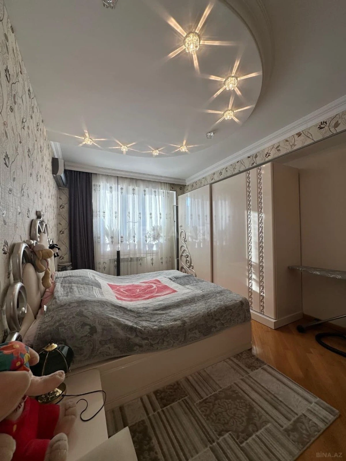 Satılır 2 otaqlı mənzil 94 m²