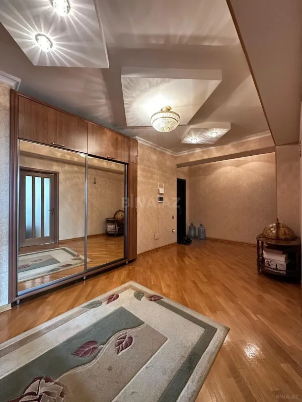 Satılır 2 otaqlı mənzil 94 m²