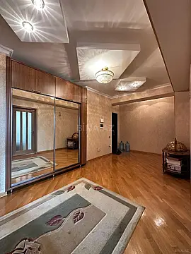 Satılır 2 otaqlı mənzil 94 m²