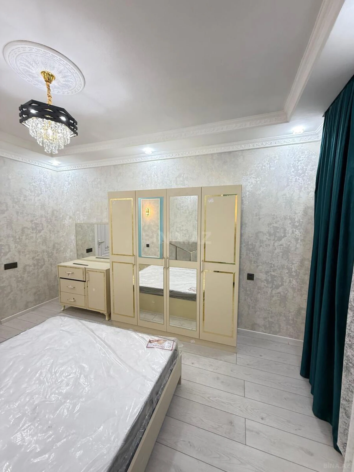Satılır 2 otaqlı mənzil 65 m²