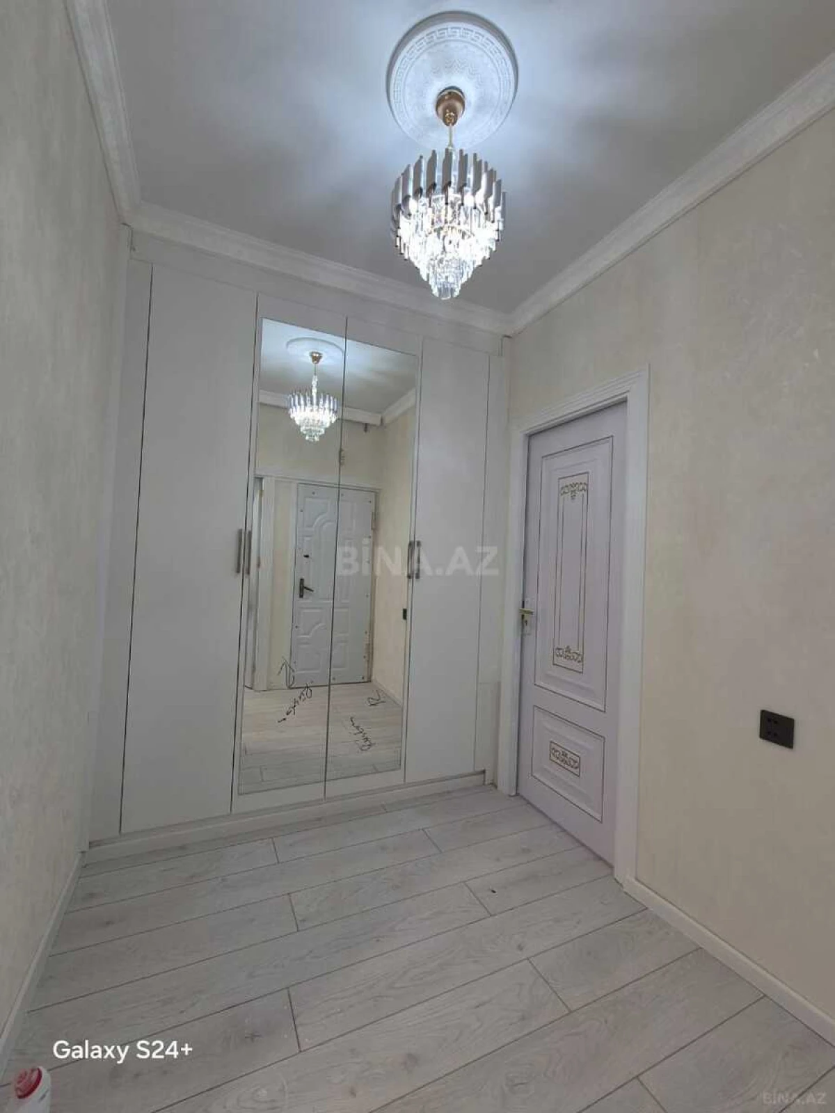 Satılır 2 otaqlı mənzil 65 m²