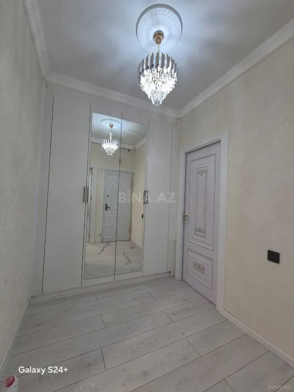 Satılır 2 otaqlı mənzil 65 m²