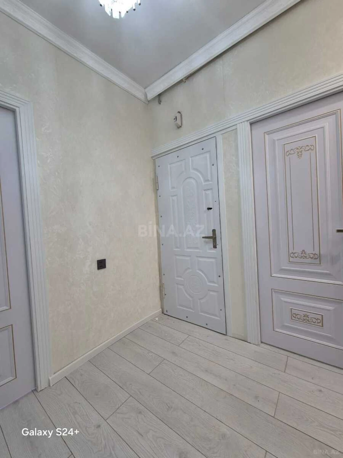 Satılır 2 otaqlı mənzil 65 m²