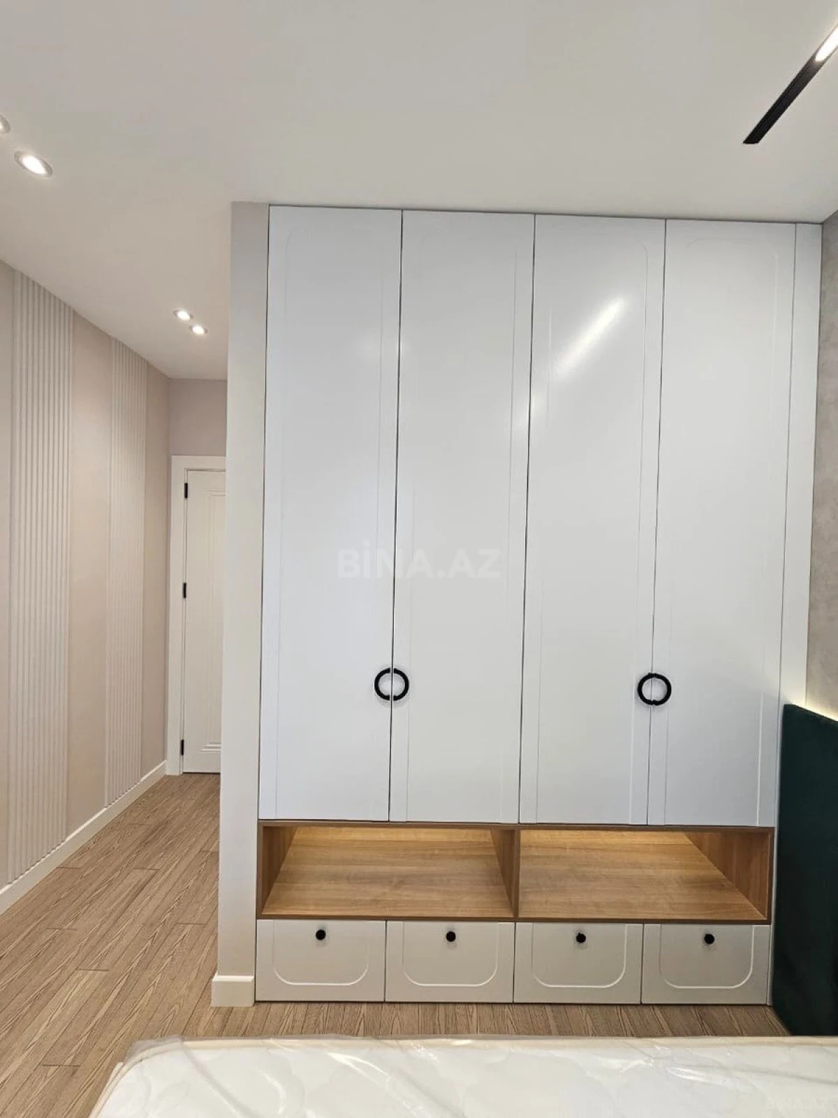 Satılır 3 otaqlı mənzil 103 m²