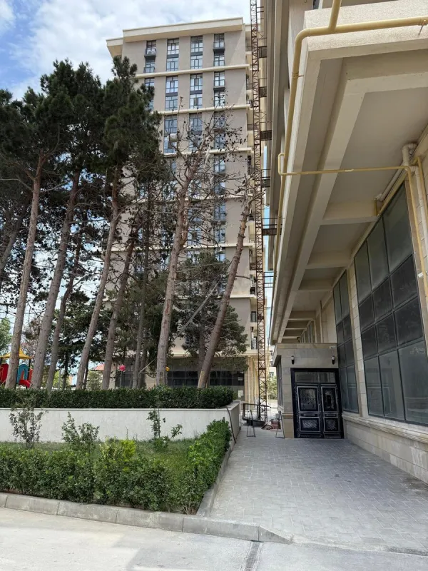 Satılır 3 otaqlı mənzil 112 m²
