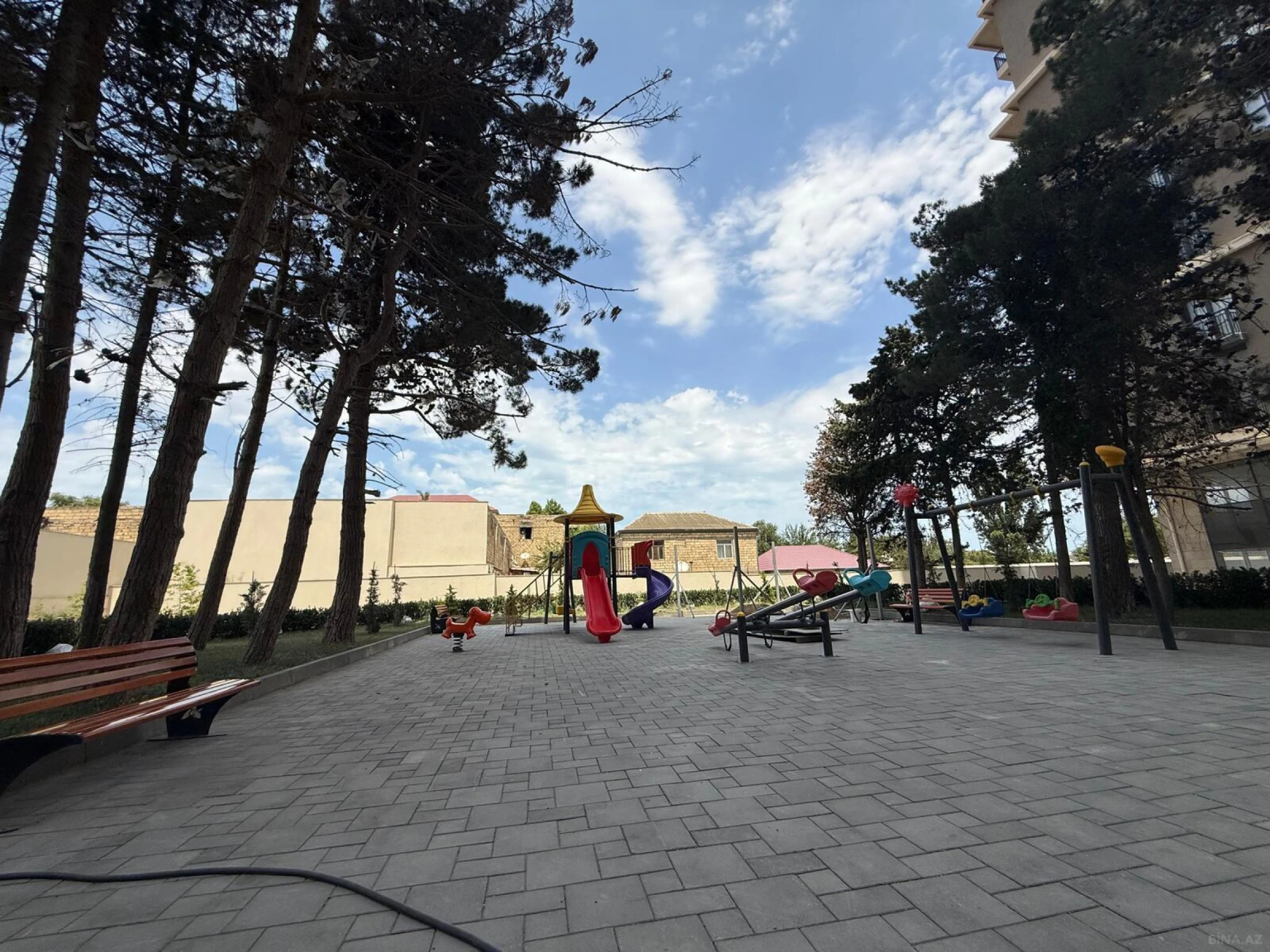 Satılır 3 otaqlı mənzil 112 m²