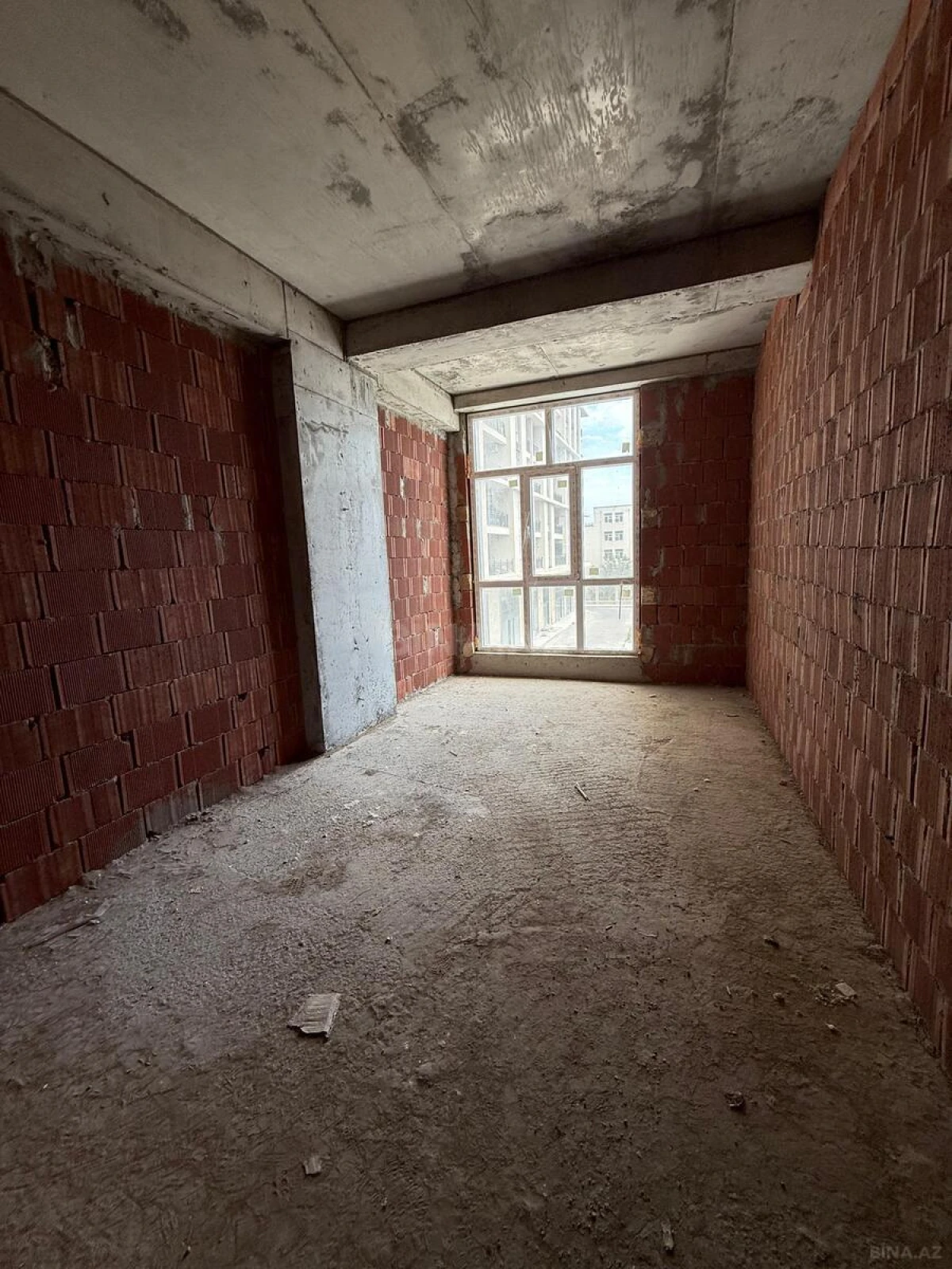 Satılır 3 otaqlı mənzil 112 m²