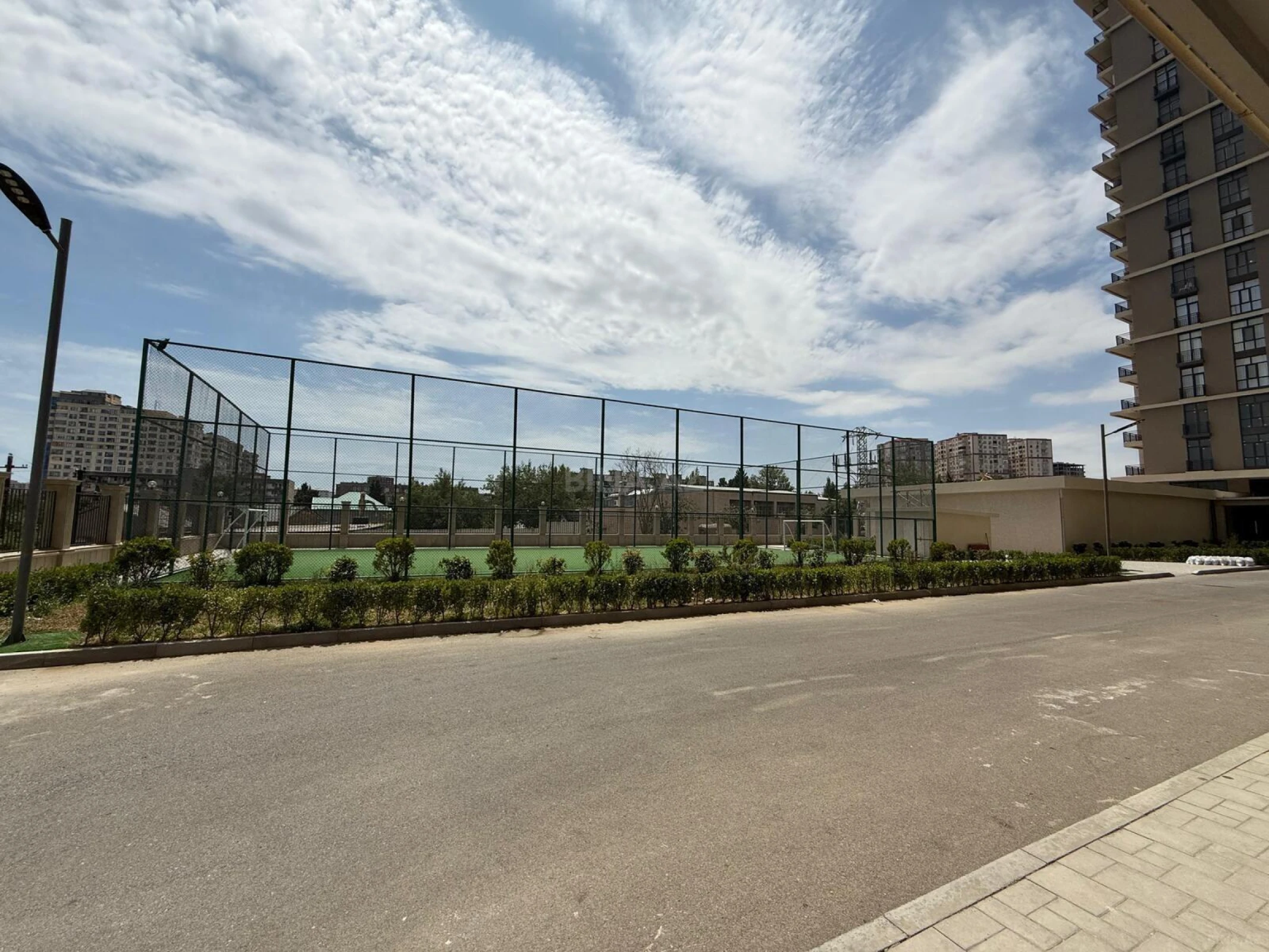 Satılır 3 otaqlı mənzil 112 m²