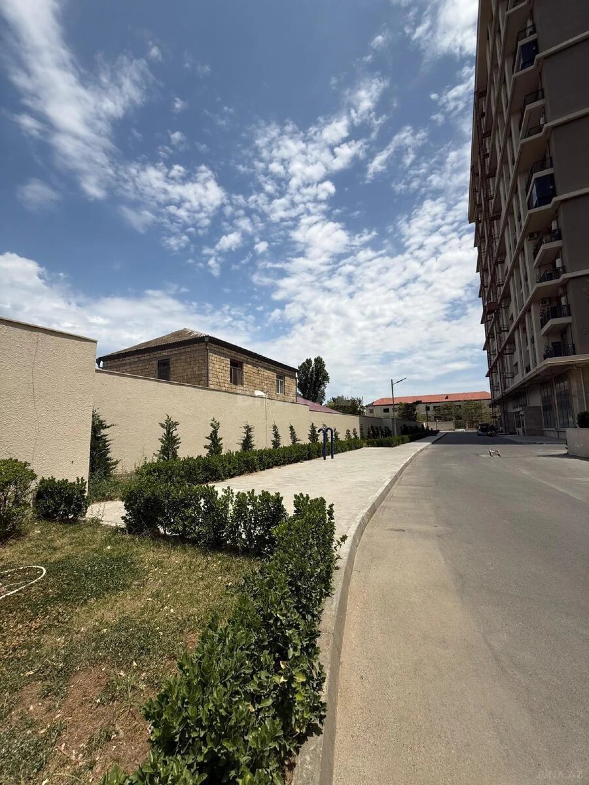 Satılır 3 otaqlı mənzil 112 m²