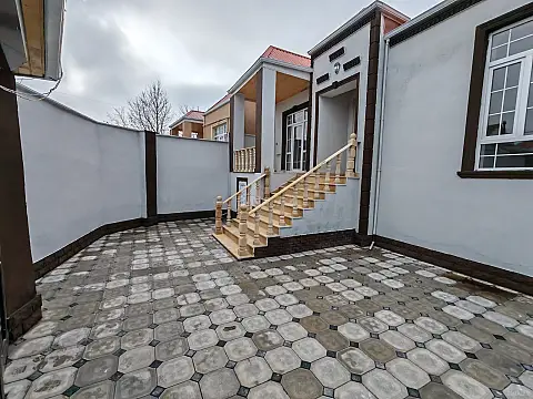 Satılır 4 otaqlı həyət evi 120 m²
