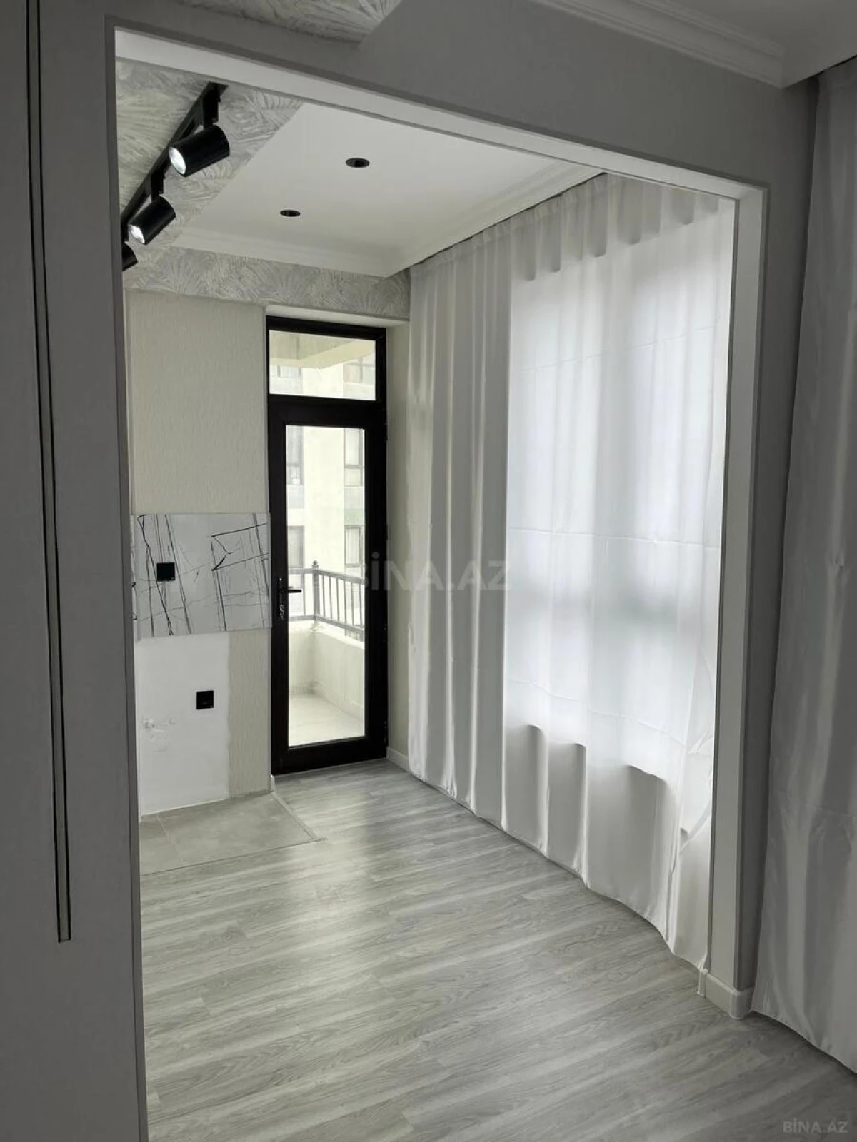 Satılır 3 otaqlı mənzil 75 m²