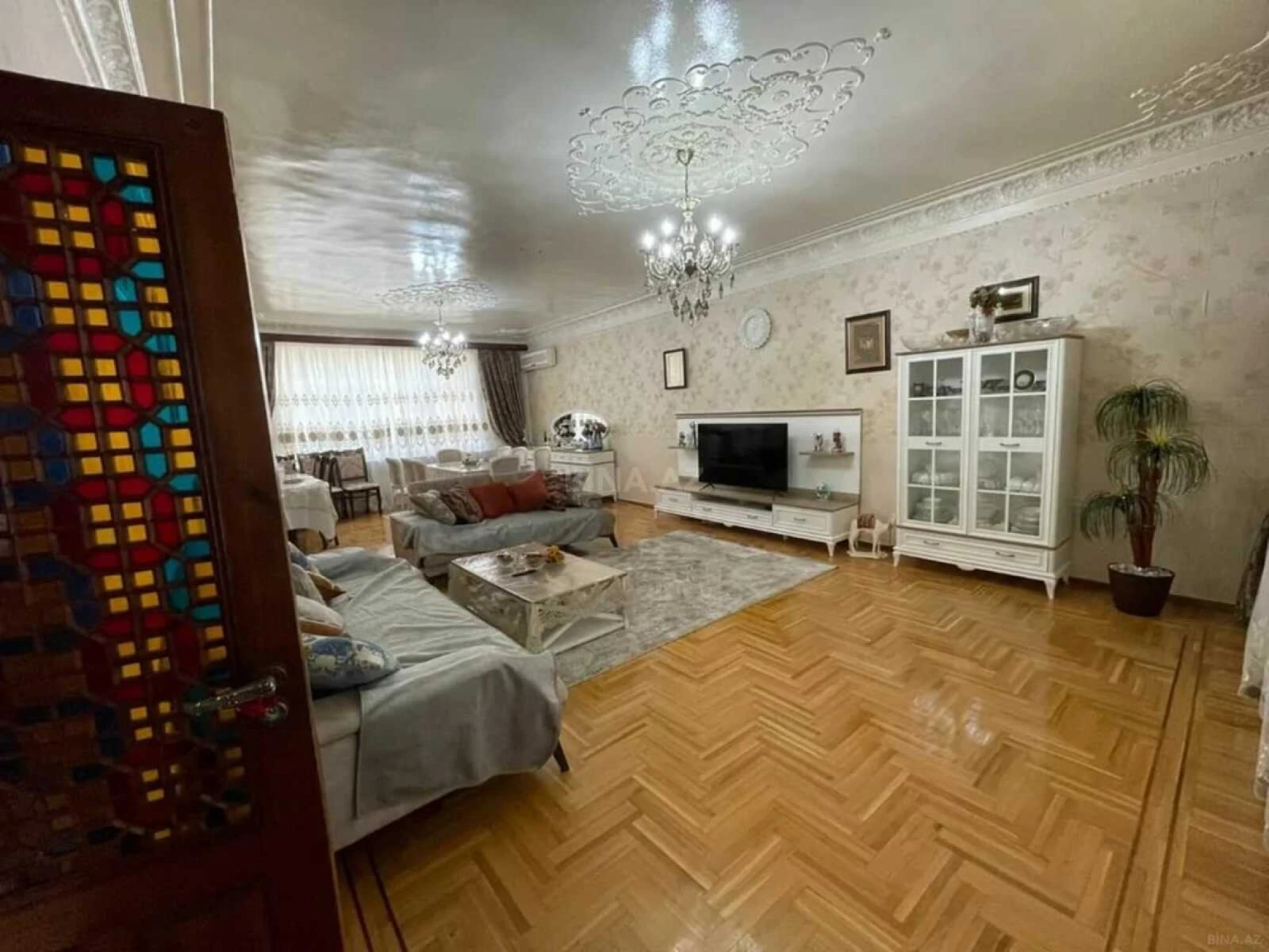 Satılır 9 otaqlı həyət evi 250 m²