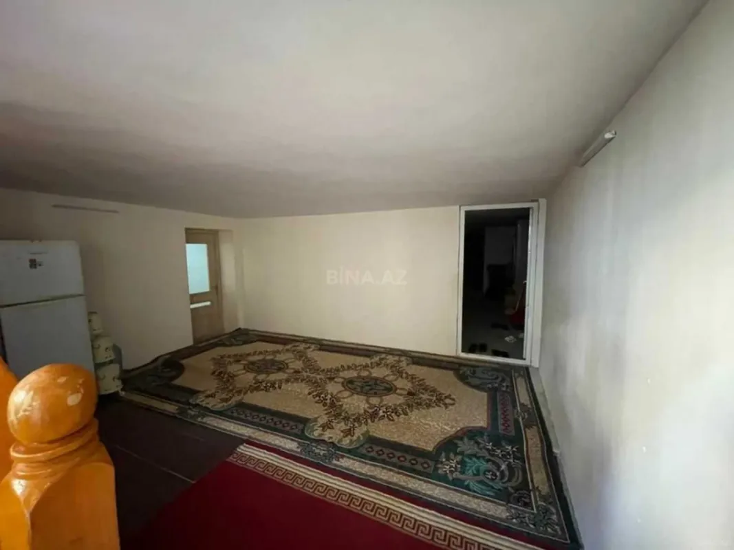 Satılır 9 otaqlı həyət evi 250 m²