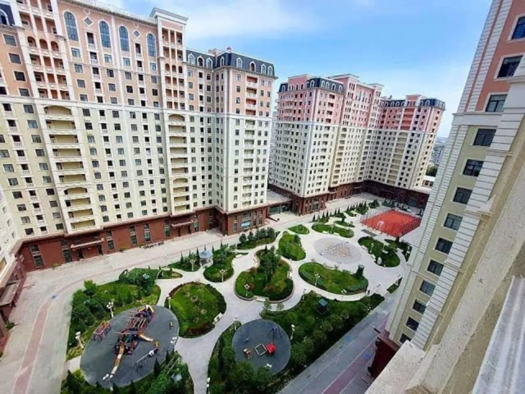 Satılır 2 otaqlı mənzil 68 m²