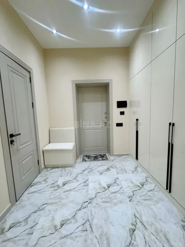 Satılır 2 otaqlı mənzil 68 m²