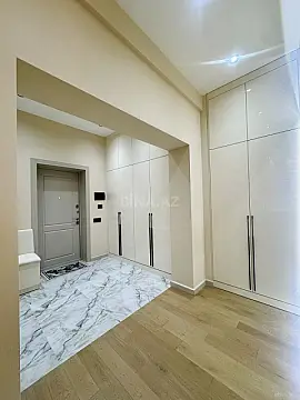 Satılır 2 otaqlı mənzil 68 m²