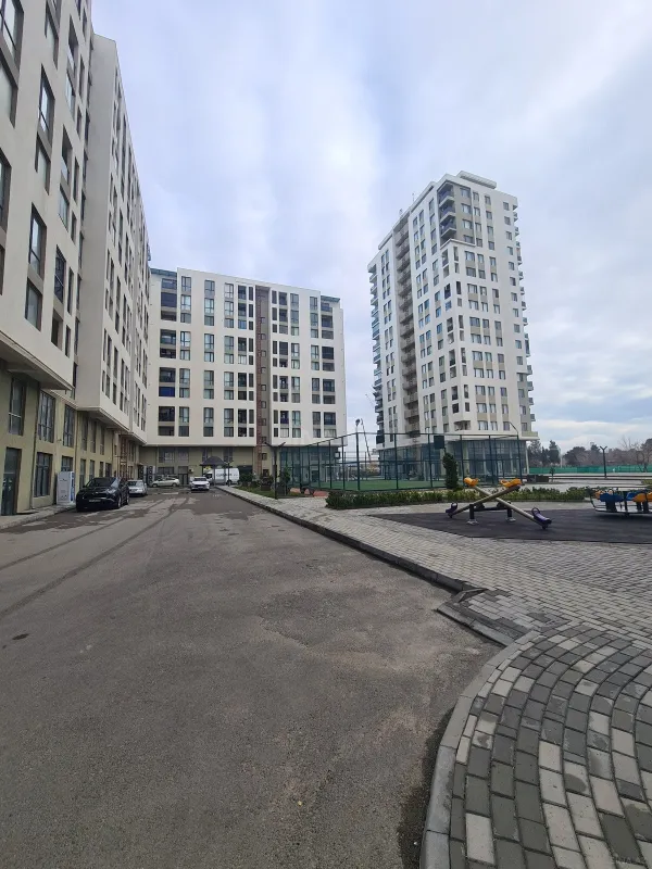 Satılır 2 otaqlı mənzil 82.1 m²