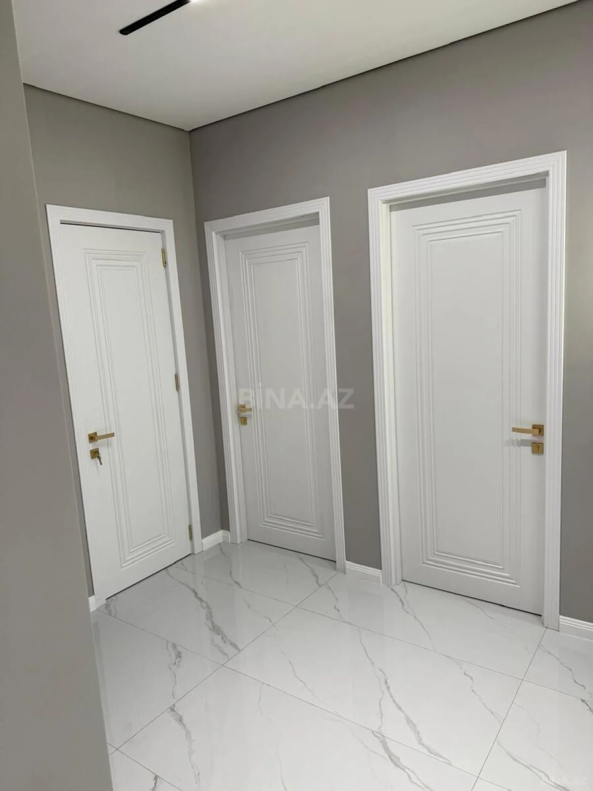 Satılır 3 otaqlı mənzil 110 m²