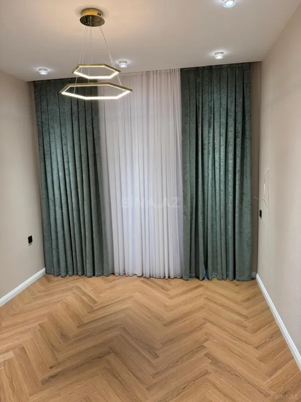 Satılır 3 otaqlı mənzil 110 m²