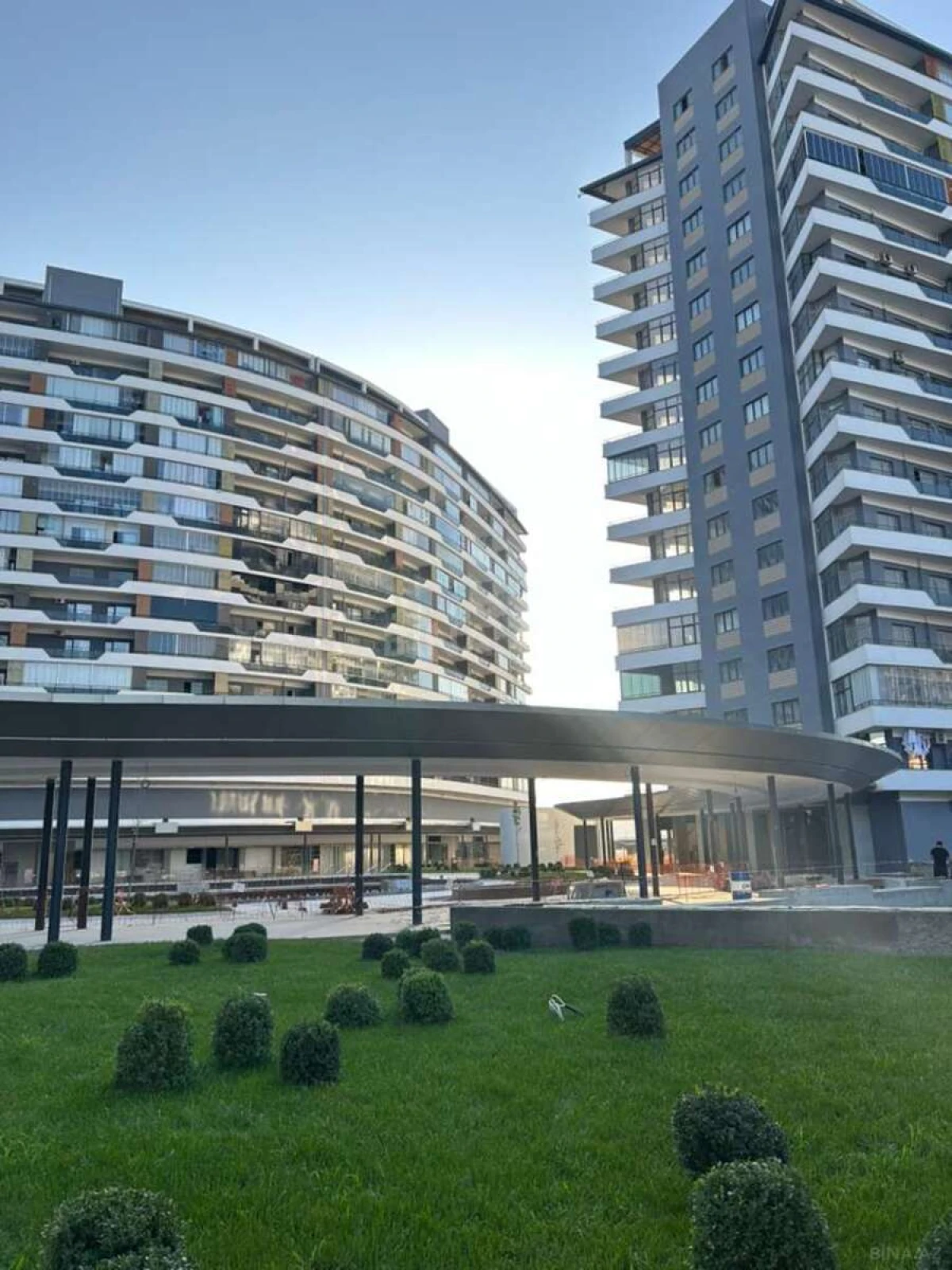 Satılır 2 otaqlı mənzil 73 m²