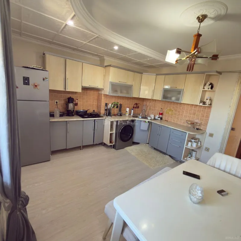 Satılır 3 otaqlı mənzil 120 m²