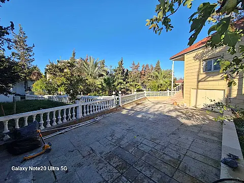 Satılır 7 otaqlı həyət evi 500 m²