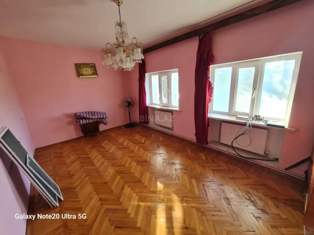 Satılır 7 otaqlı həyət evi 500 m²