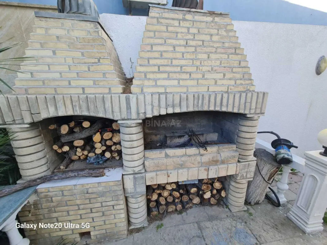 Satılır 7 otaqlı həyət evi 500 m²