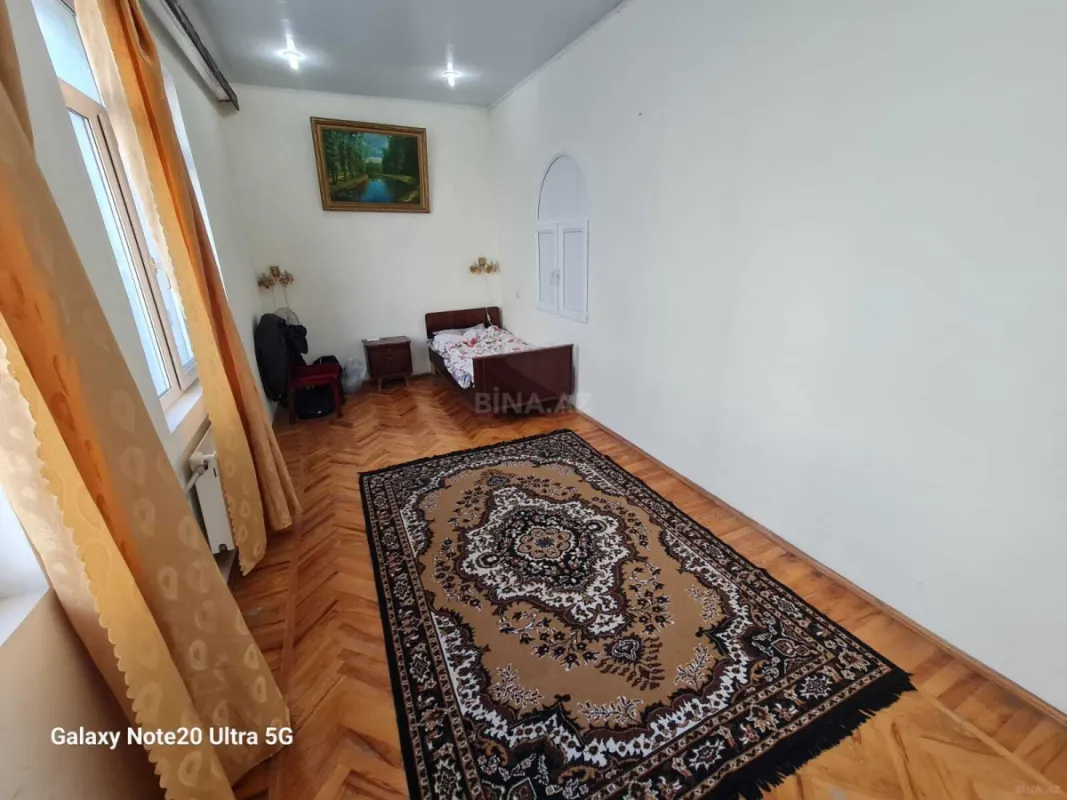 Satılır 7 otaqlı həyət evi 500 m²