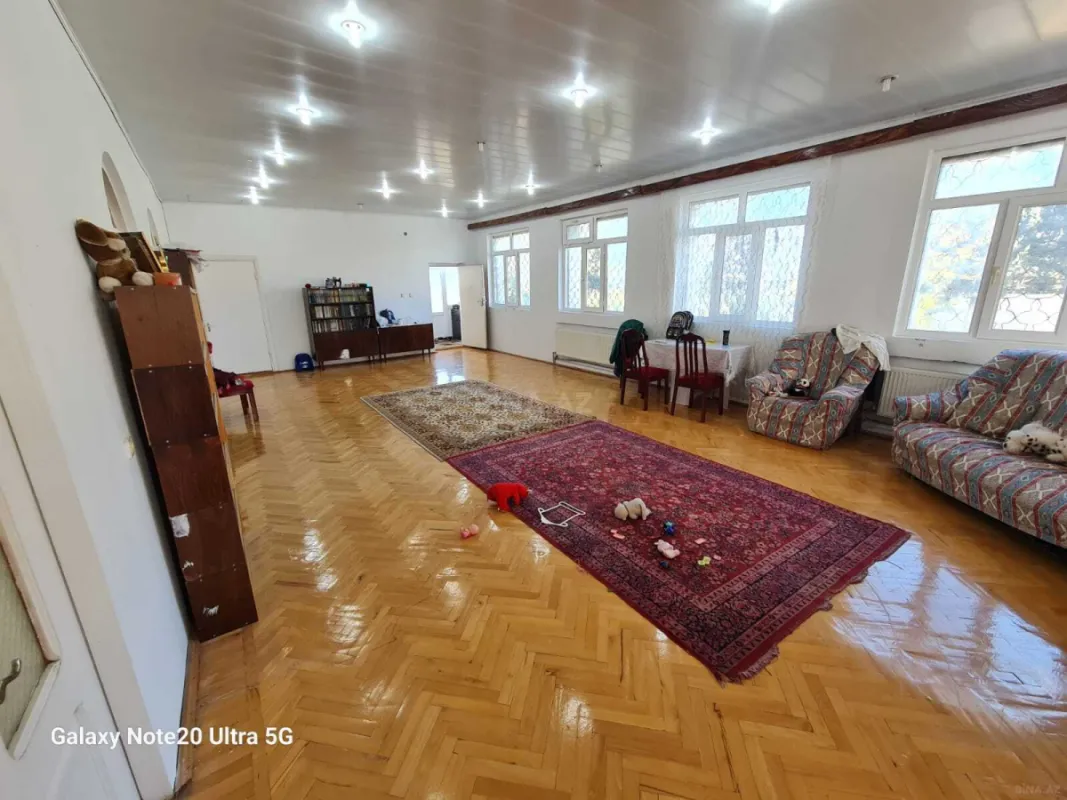 Satılır 7 otaqlı həyət evi 500 m²
