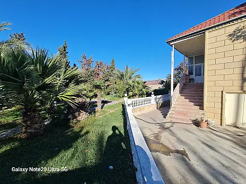 Satılır 7 otaqlı həyət evi 500 m²