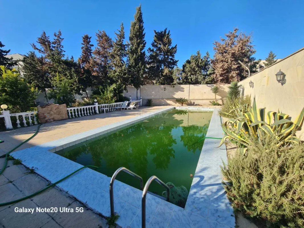 Satılır 7 otaqlı həyət evi 500 m²