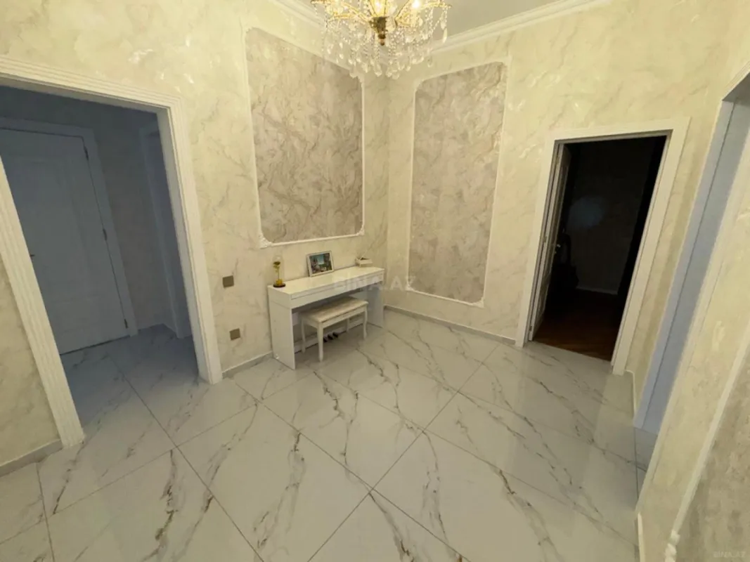 Satılır 4 otaqlı həyət evi 256 m²