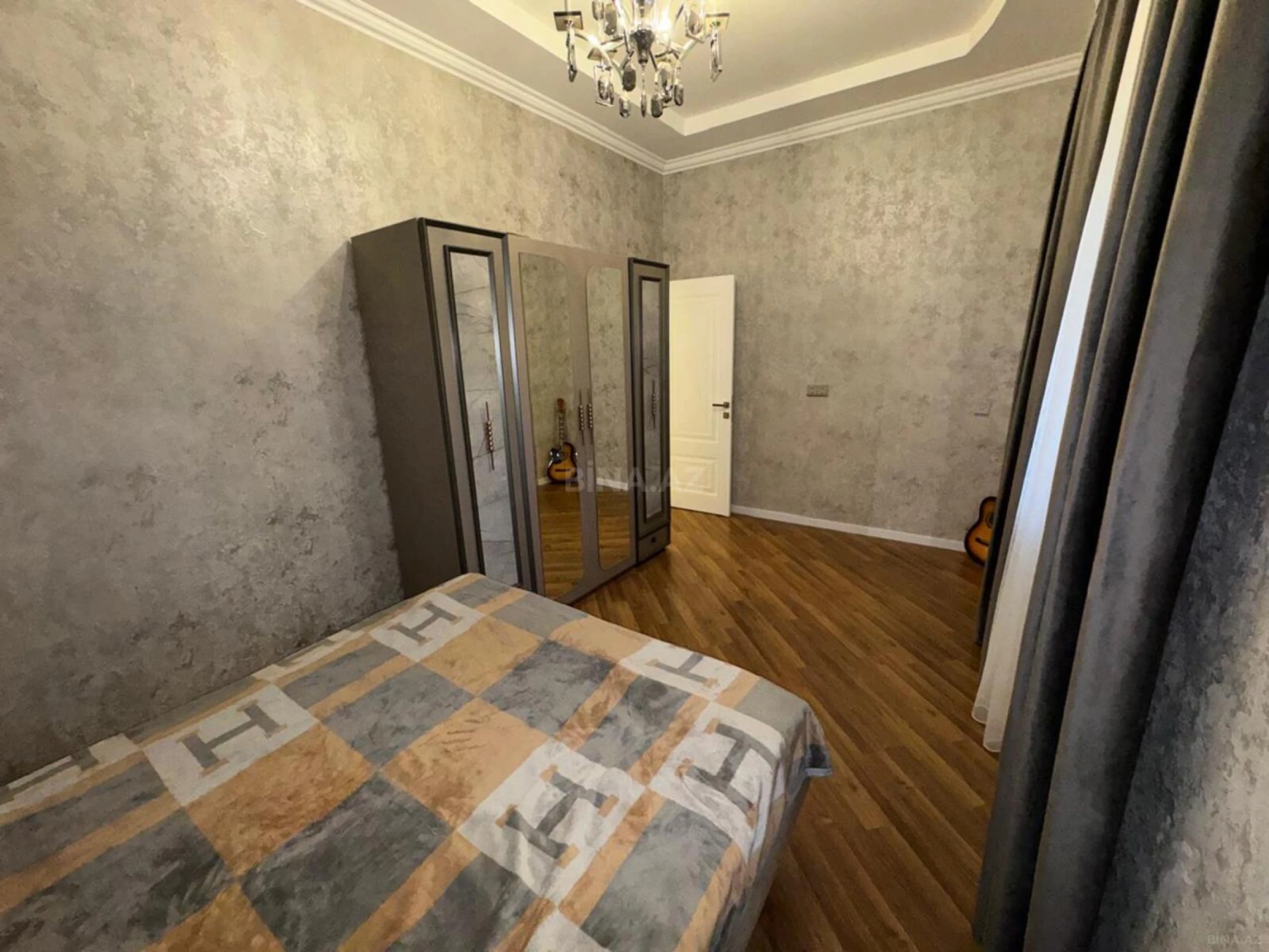 Satılır 4 otaqlı həyət evi 256 m²