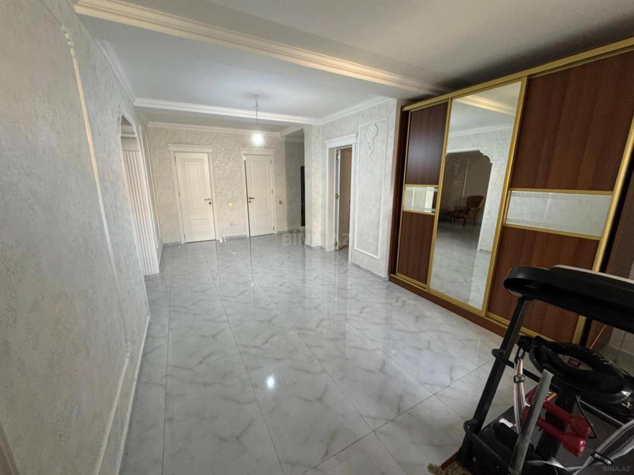 Satılır 4 otaqlı həyət evi 256 m²