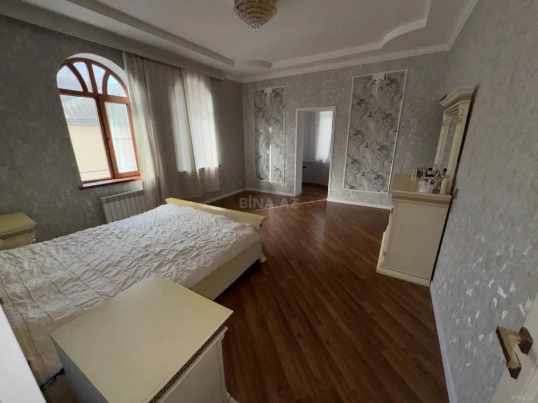 Satılır 4 otaqlı həyət evi 256 m²