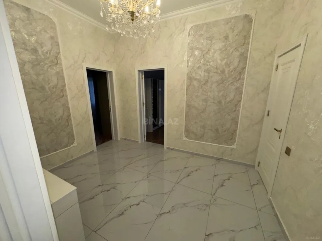 Satılır 4 otaqlı həyət evi 256 m²