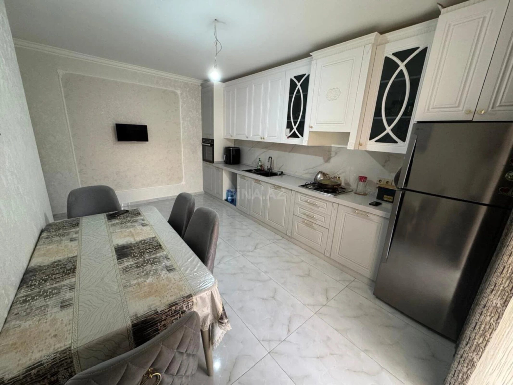 Satılır 4 otaqlı həyət evi 256 m²