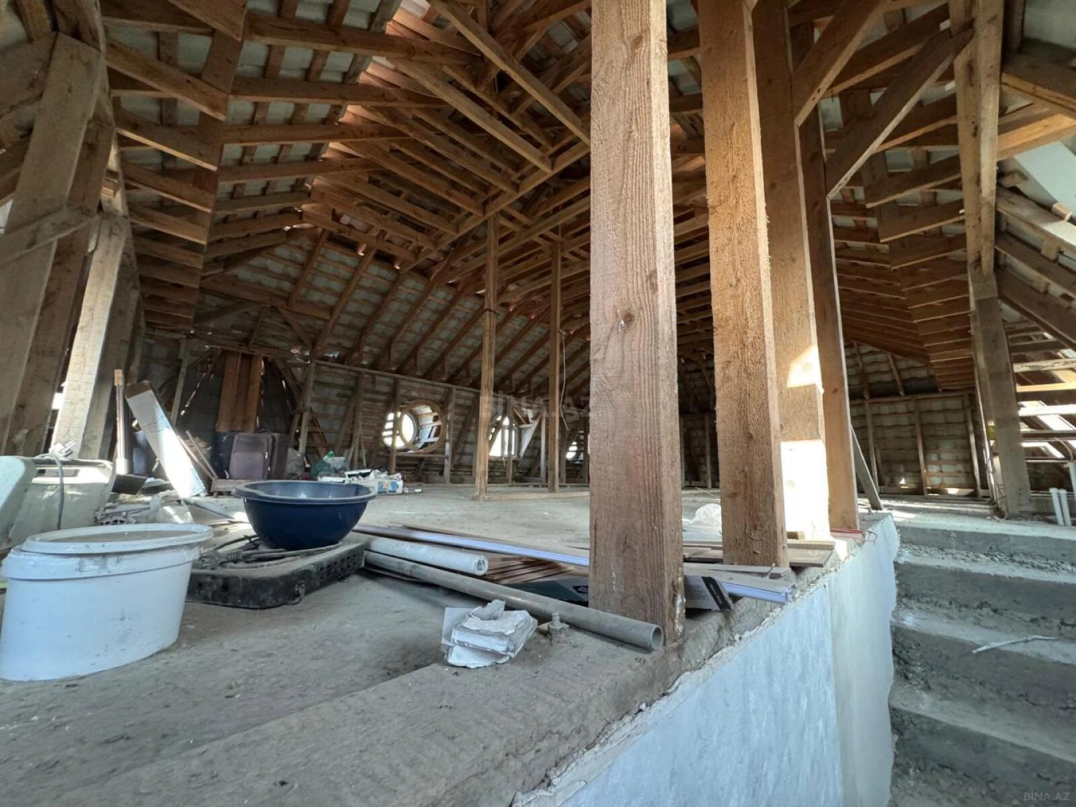 Satılır 4 otaqlı həyət evi 256 m²