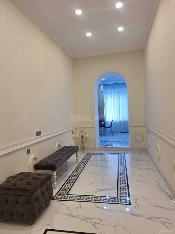 Satılır 4 otaqlı mənzil 120 m²