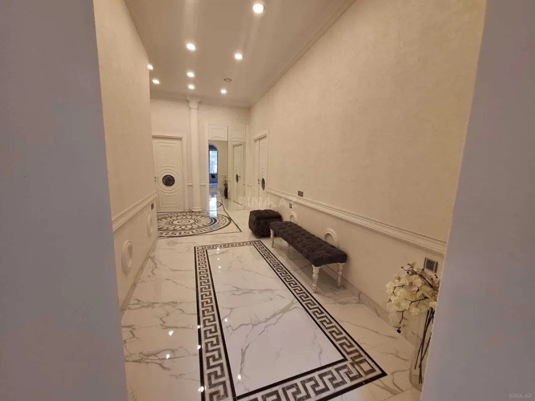 Satılır 4 otaqlı mənzil 120 m²
