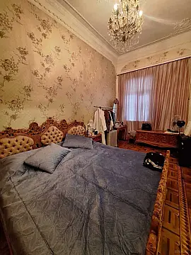 Satılır 4 otaqlı mənzil 120 m²