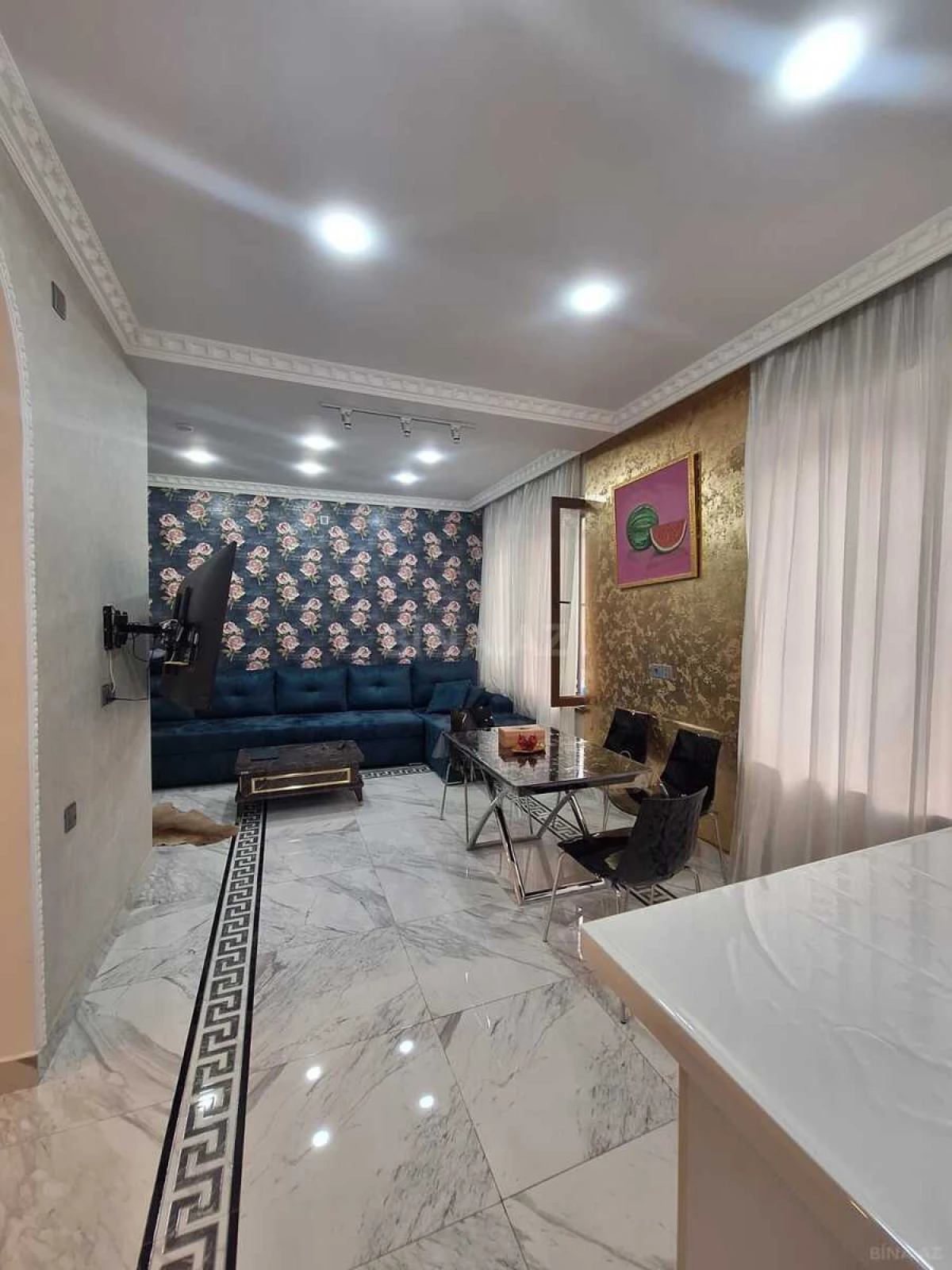 Satılır 4 otaqlı mənzil 120 m²