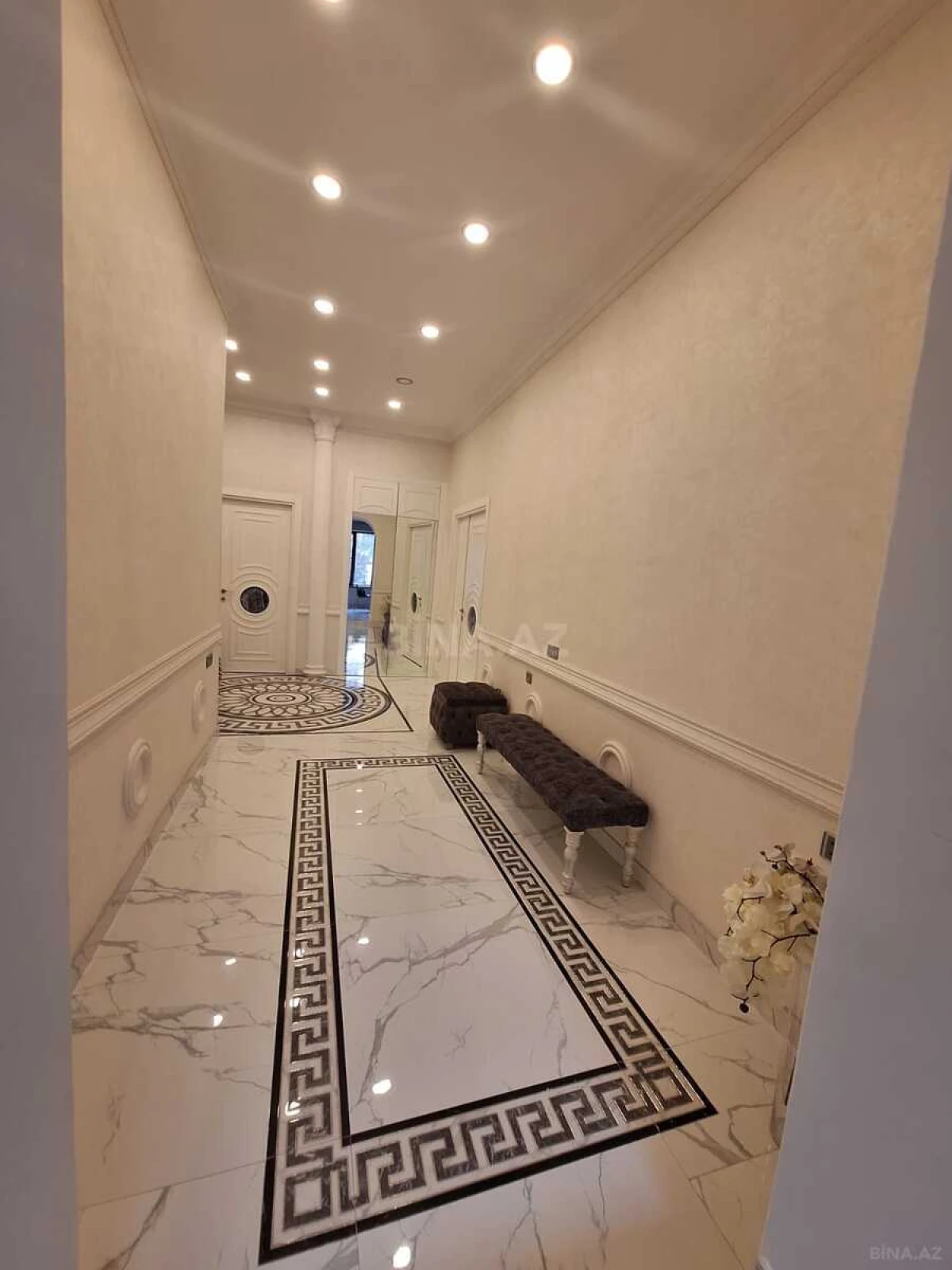 Satılır 4 otaqlı mənzil 120 m²