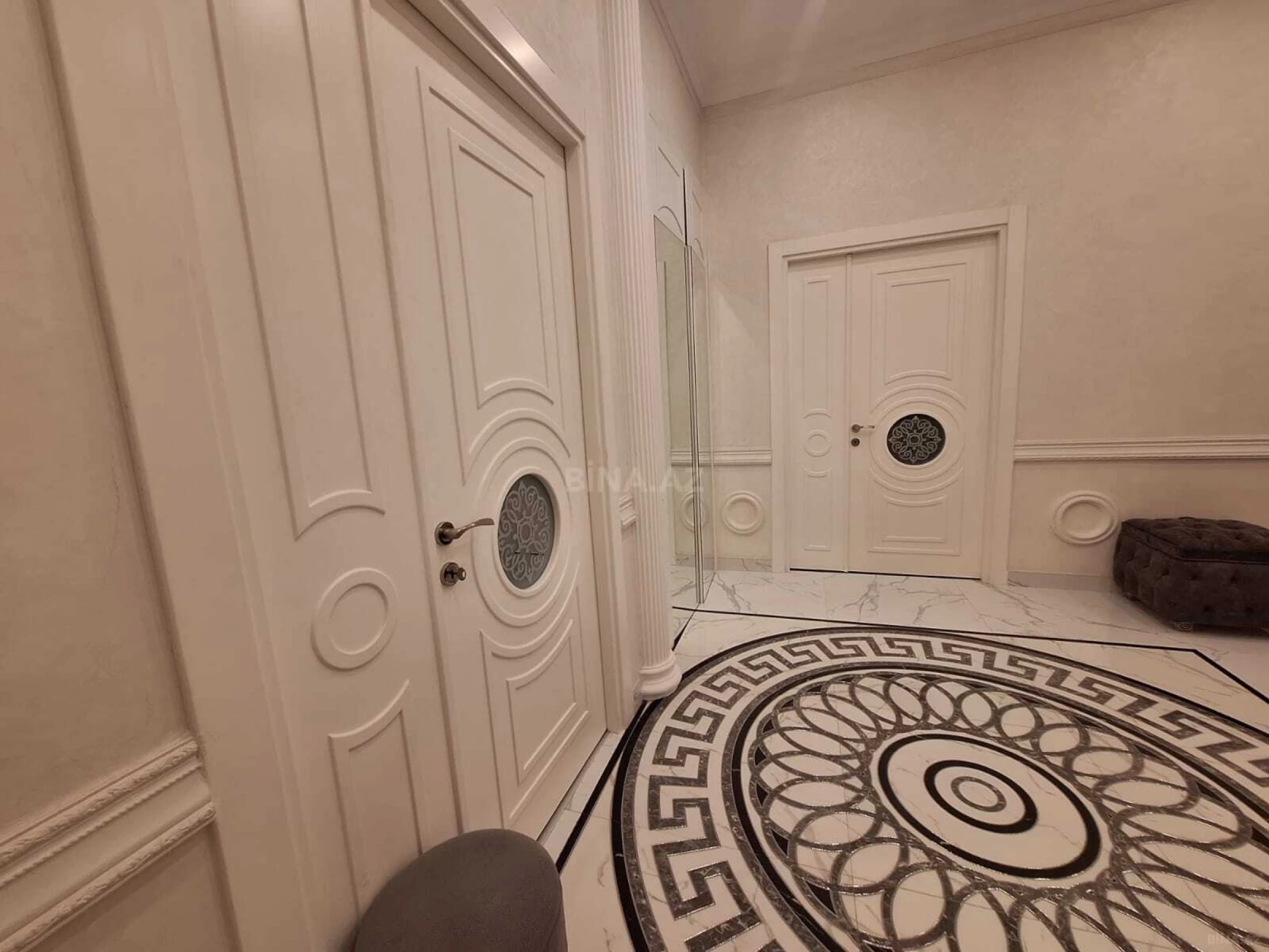 Satılır 4 otaqlı mənzil 120 m²